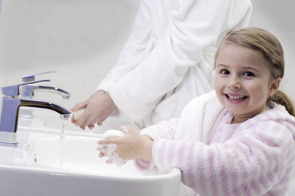 solucanlar ile enfeksiyonu önlemek için el yıkama