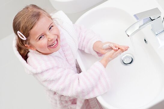 Kendinizi solucan enfeksiyonundan korumak için ellerinizi yıkamanız gerekir. 